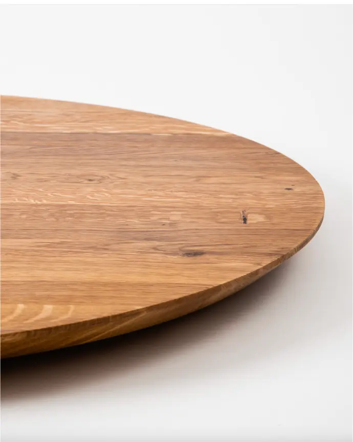 Smooth circular wooden worktop by Lignau